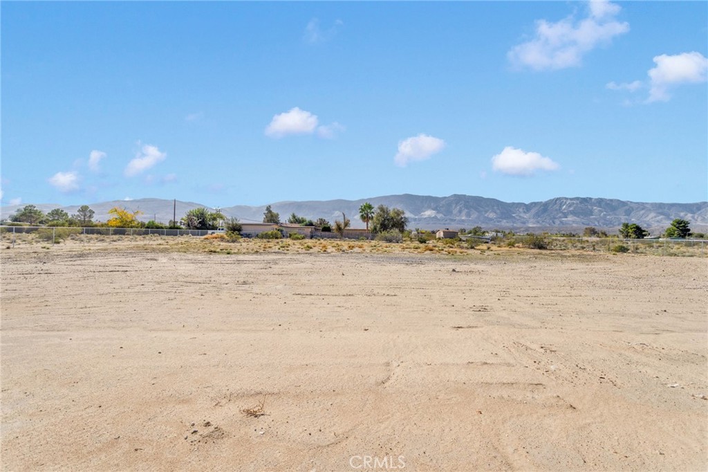 36165 Sutter Road Lucerne Valley, CA 92356 - Photo 32 of 42 a view of ocean view