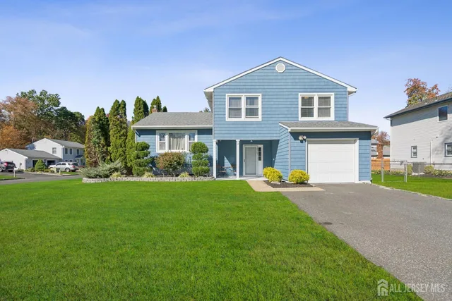 $715,000 | 2 Michael Court, Old Bridge, NJ 08857