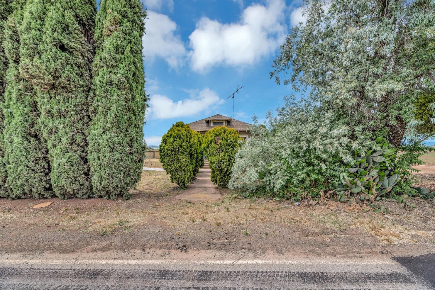 5929 Frazier Lake Road Gilroy, CA 95020 - Photo 14 of 59 Gallery Image 14
