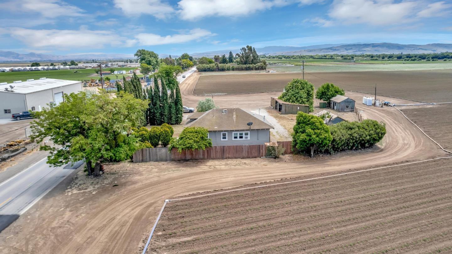 5929 Frazier Lake Road Gilroy, CA 95020 - Photo 5 of 59 Gallery Image 5