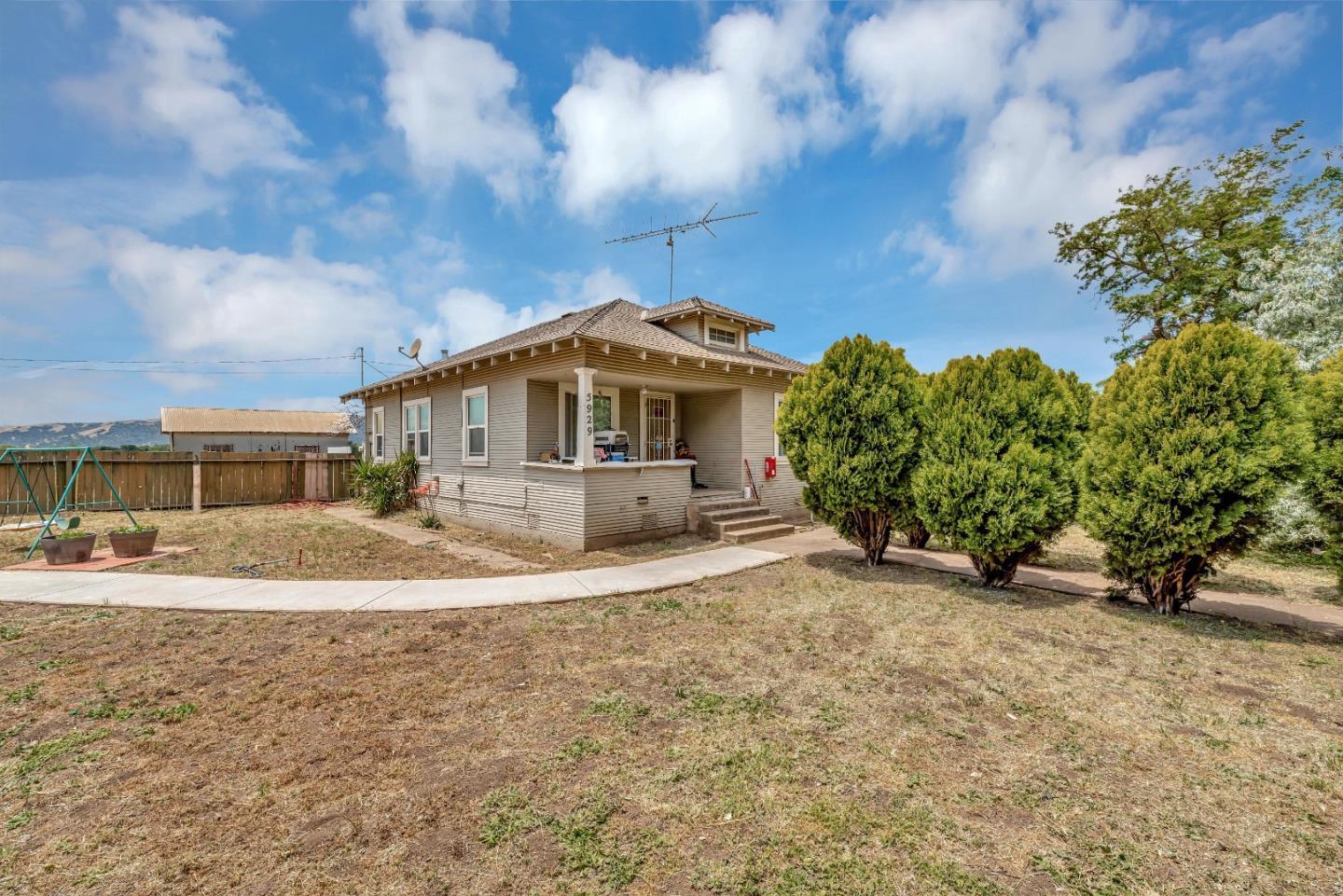 5929 Frazier Lake Road Gilroy, CA 95020 - Photo 6 of 59 Gallery Image 6