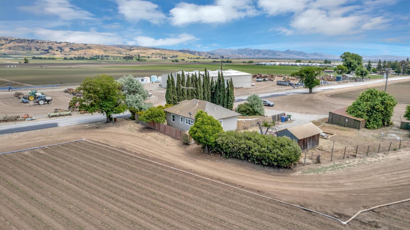 5929 Frazier Lake Road Gilroy, CA 95020 - Photo 7 of 59 Gallery Image 7