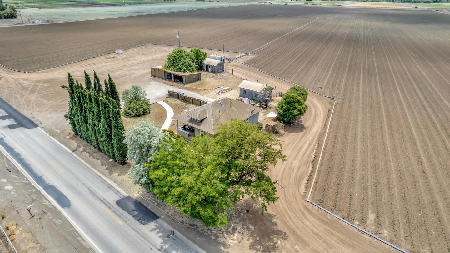 5929 Frazier Lake Road Gilroy, CA 95020 - Photo 9 of 59 Gallery Image 9