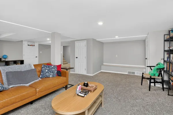 $719,900 | 686 Golf Club Lane, Frankfort, IL 60423