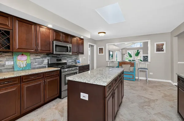 $719,900 | 686 Golf Club Lane, Frankfort, IL 60423