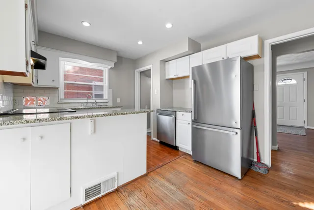 $349,900 | 620 Highview Street, Dearborn, MI 48128