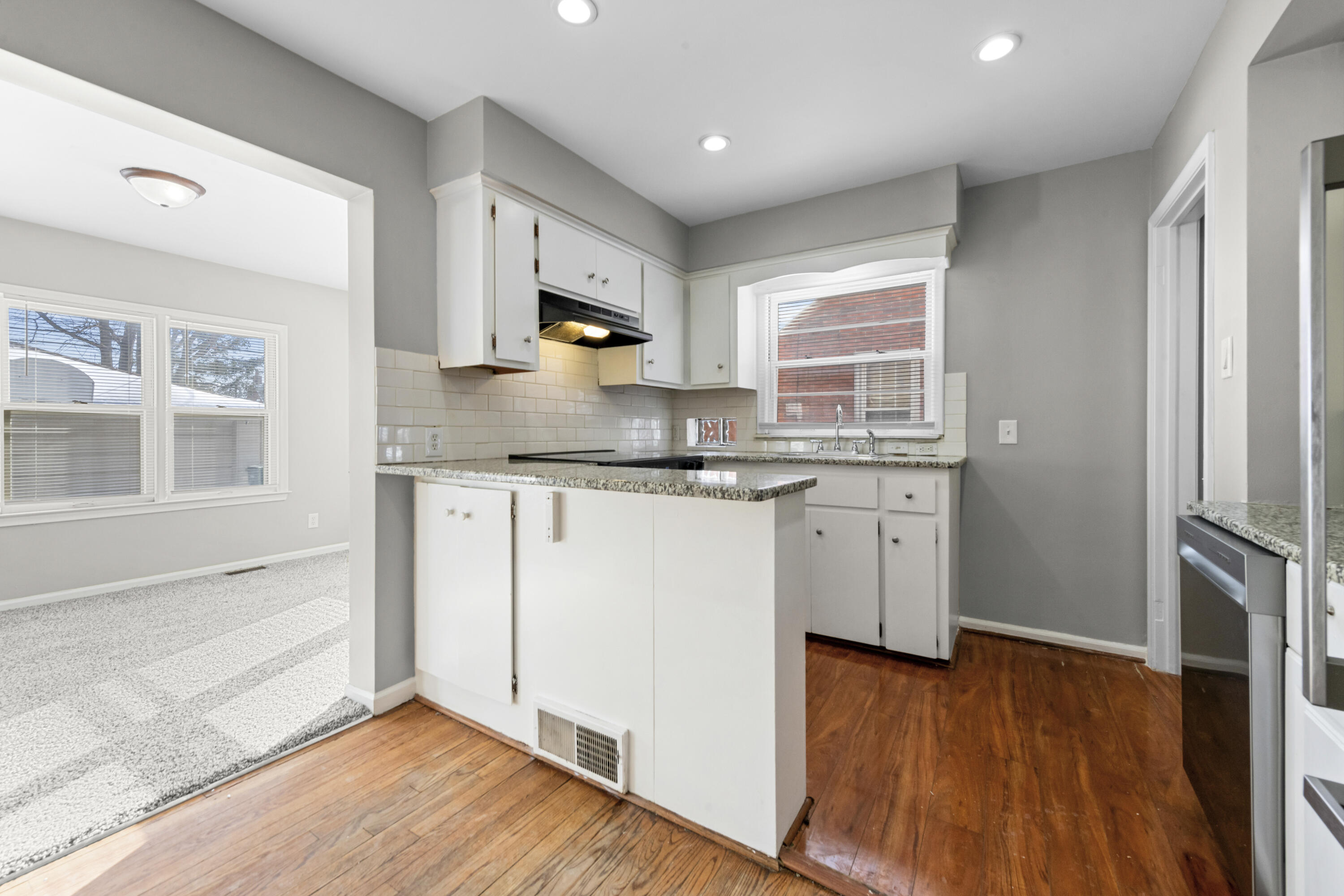 620 Highview Street Dearborn, MI 48128 - Photo 8 of 39 620 Highview-HD Drone Photography-24