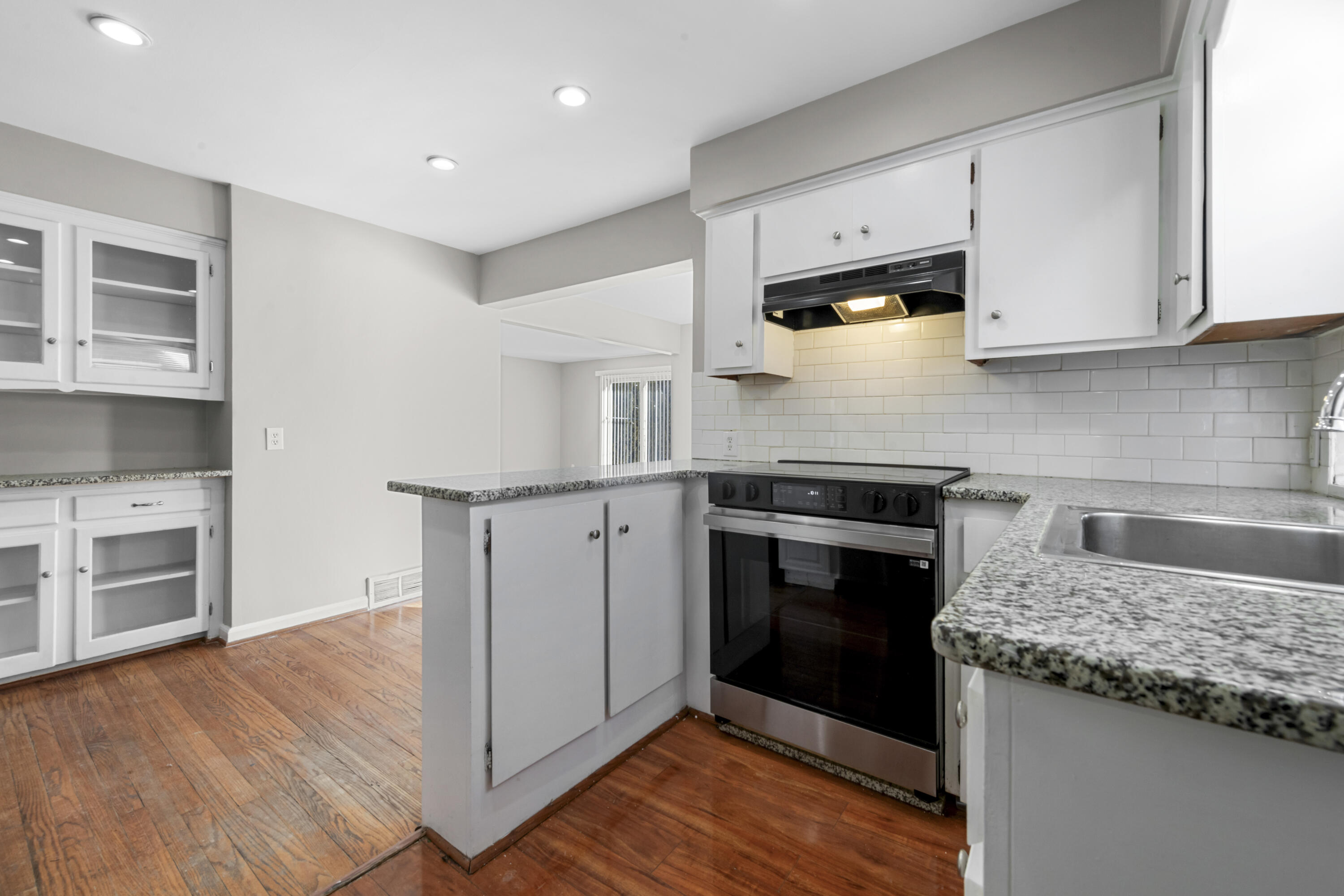 620 Highview Street Dearborn, MI 48128 - Photo 9 of 39 620 Highview-HD Drone Photography-25