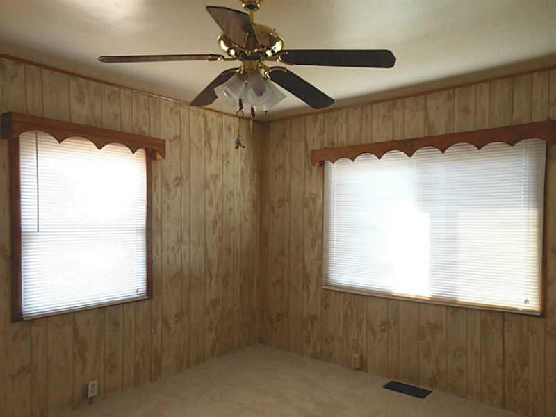 132 James Street Springdale, PA 15144 - Photo 7 of 18 Dining Room.