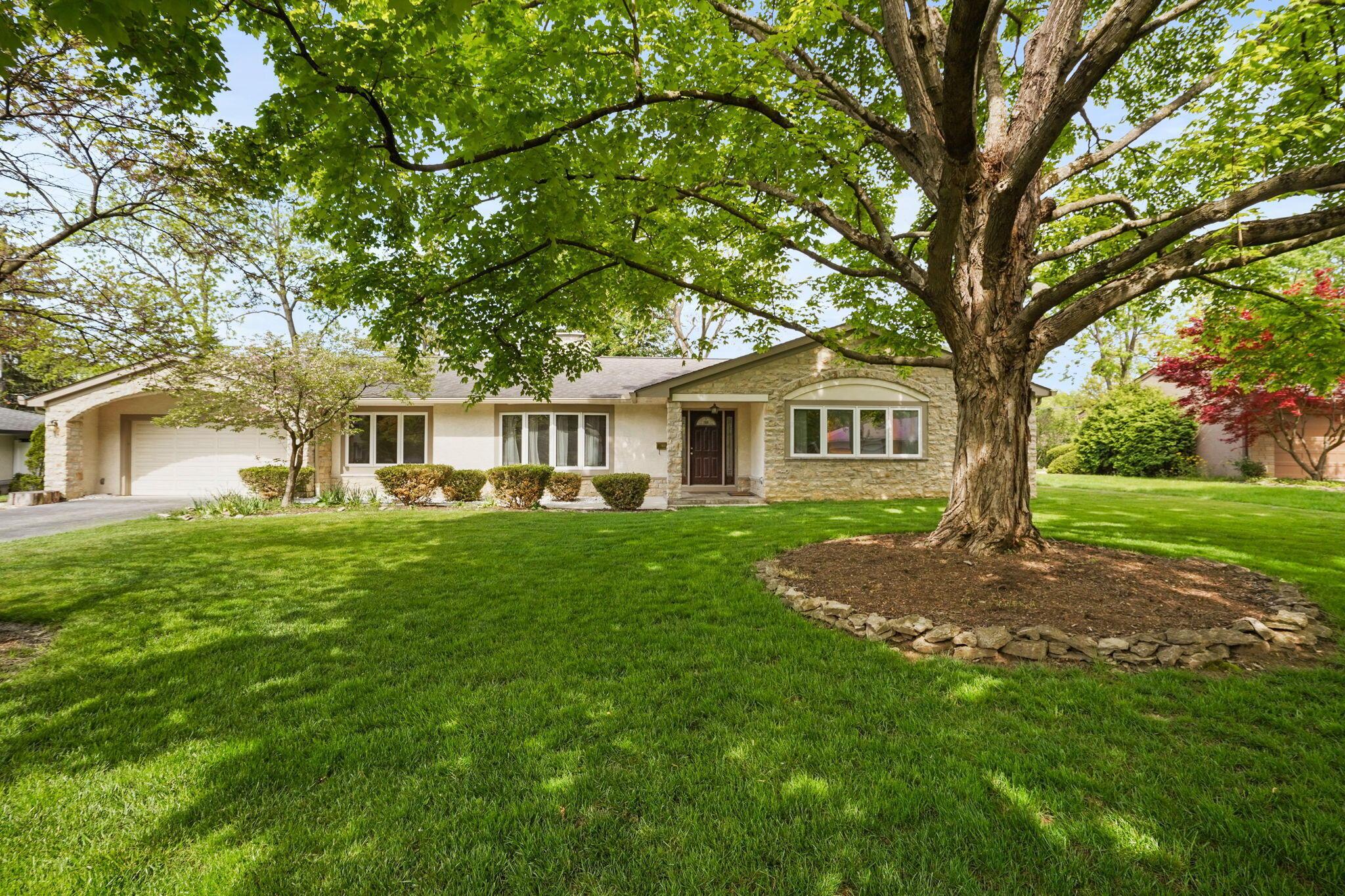 3777 Walhaven Road Columbus, OH 43220 - Photo 1 of 70 2-web-or-mls-DSC05559