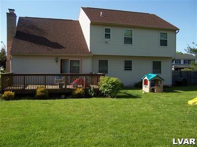 812 Hunter Road Easton, PA 18040 - Photo 8 of 10 812 Hunter Rd - rear view of home