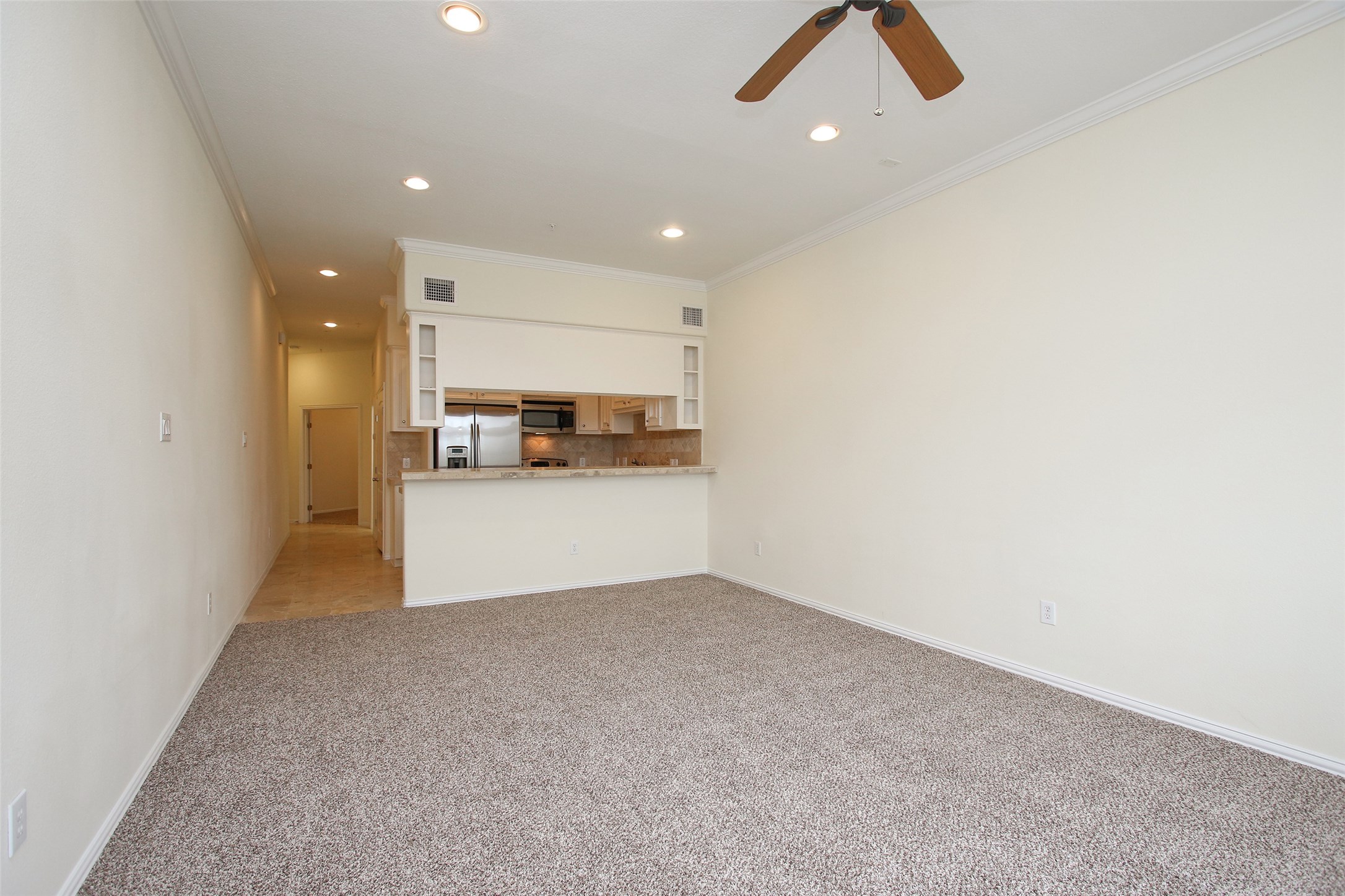 2701 Helena Street, Unit 302 Houston, TX 77006 - Photo 10 of 14 a view of kitchen and window