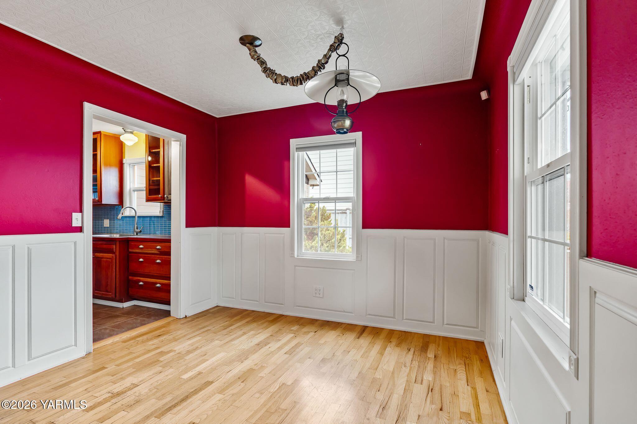 702 South 30th Avenue Yakima, WA 98902 - Photo 8 of 30 Front room