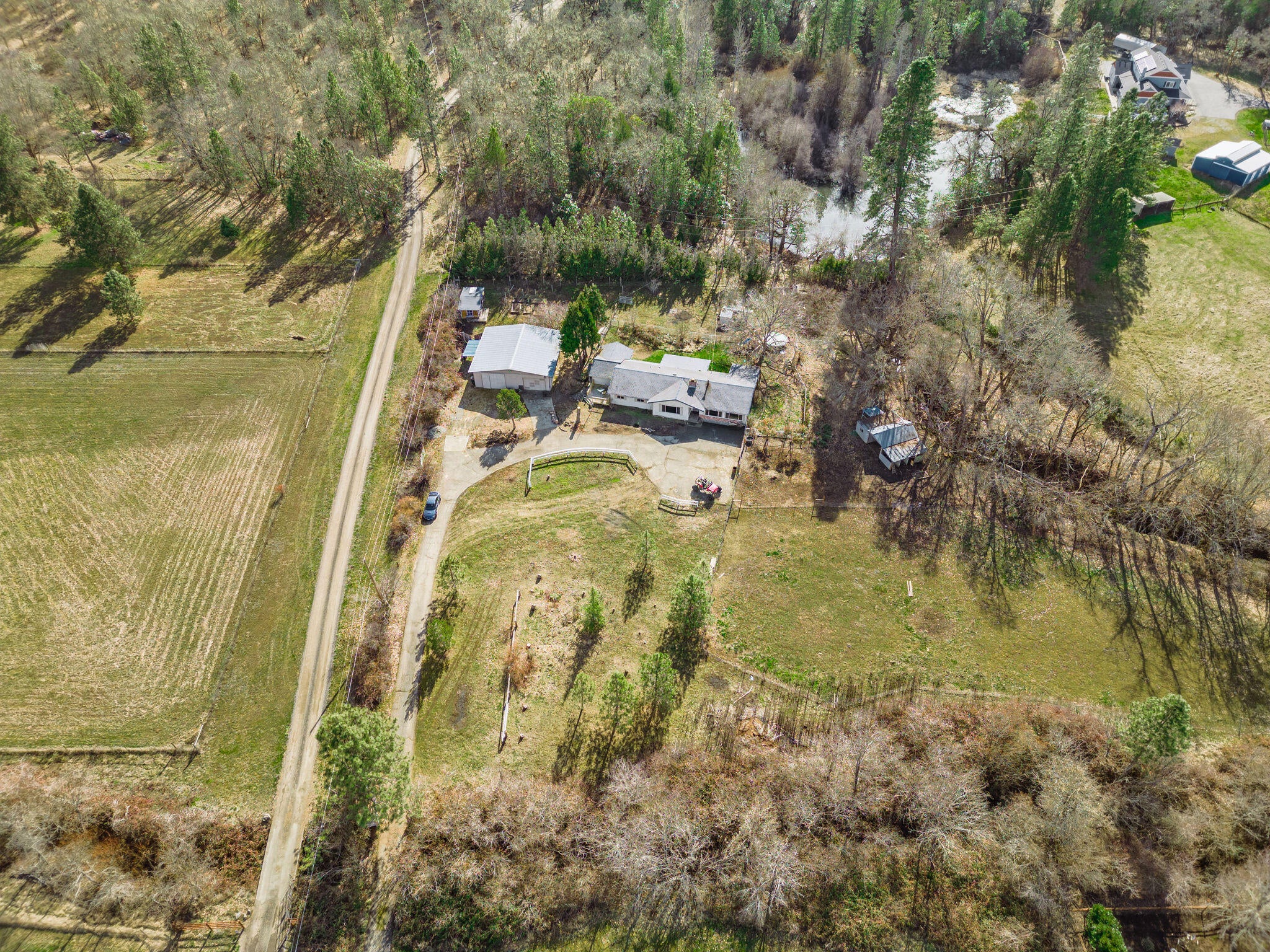 6732 Old Stage Road Central Point, OR 97502 - Photo 4 of 51 HD-4