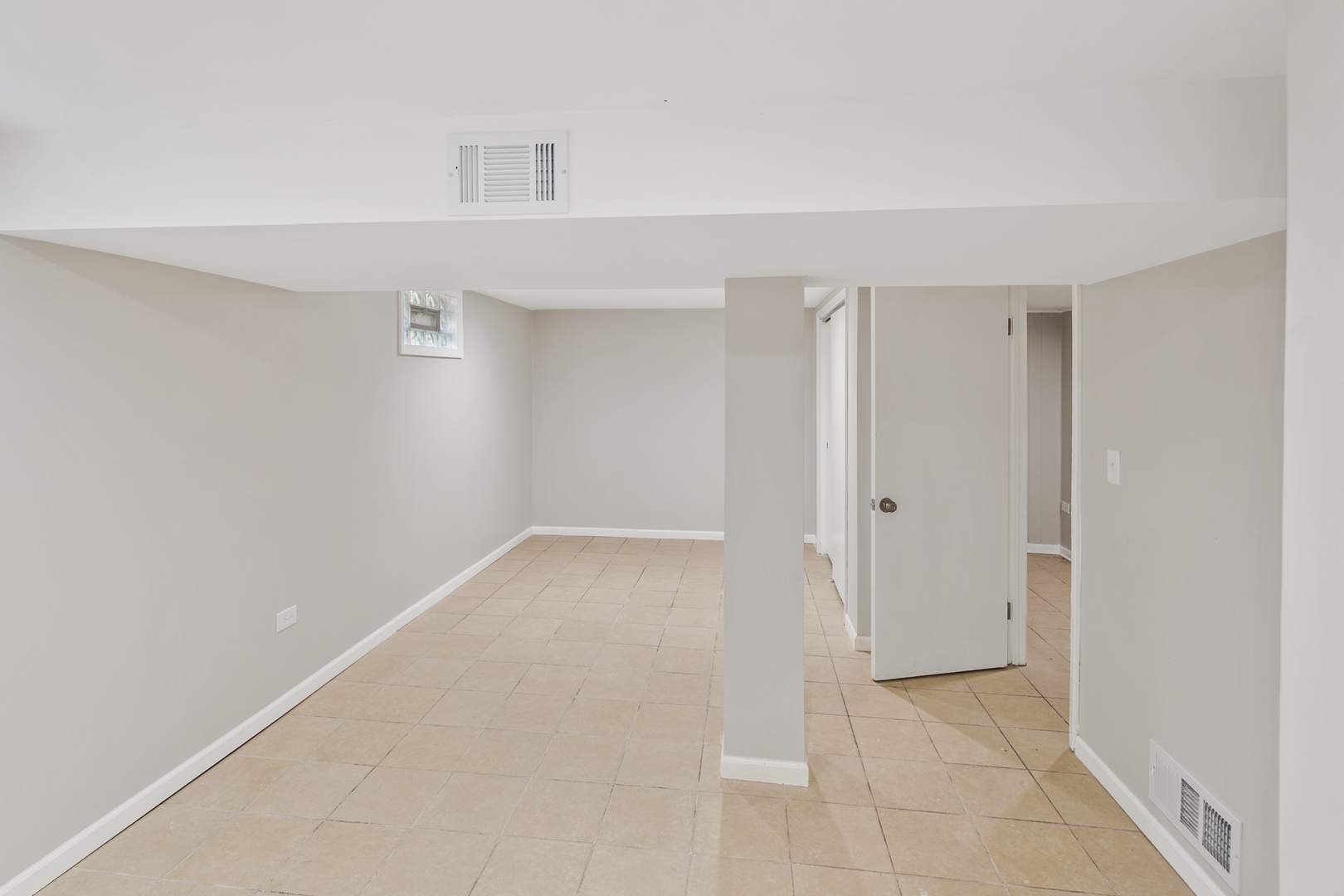 2110 Delaware Road Waukegan, IL 60087 - Photo 17 of 23