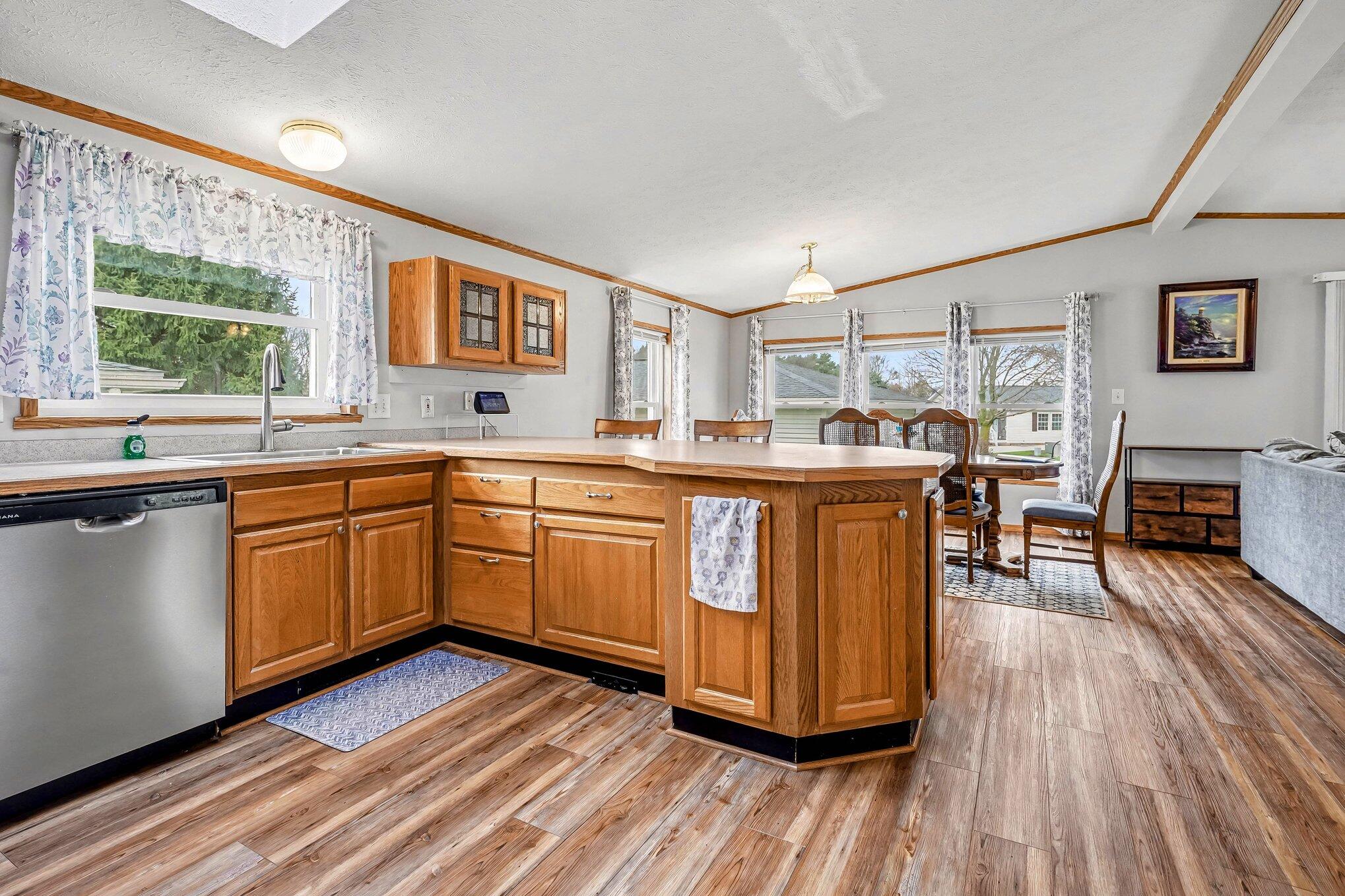 5320 Pine Arbor Ridge Kalamazoo, MI 49004 - Photo 10 of 16 010_file_6980