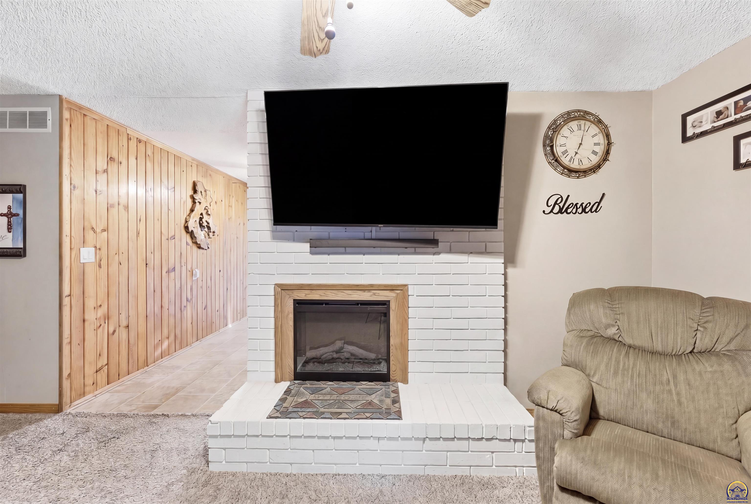 201 Sage Road Silver Lake, KS 66539 - Photo 5 of 29