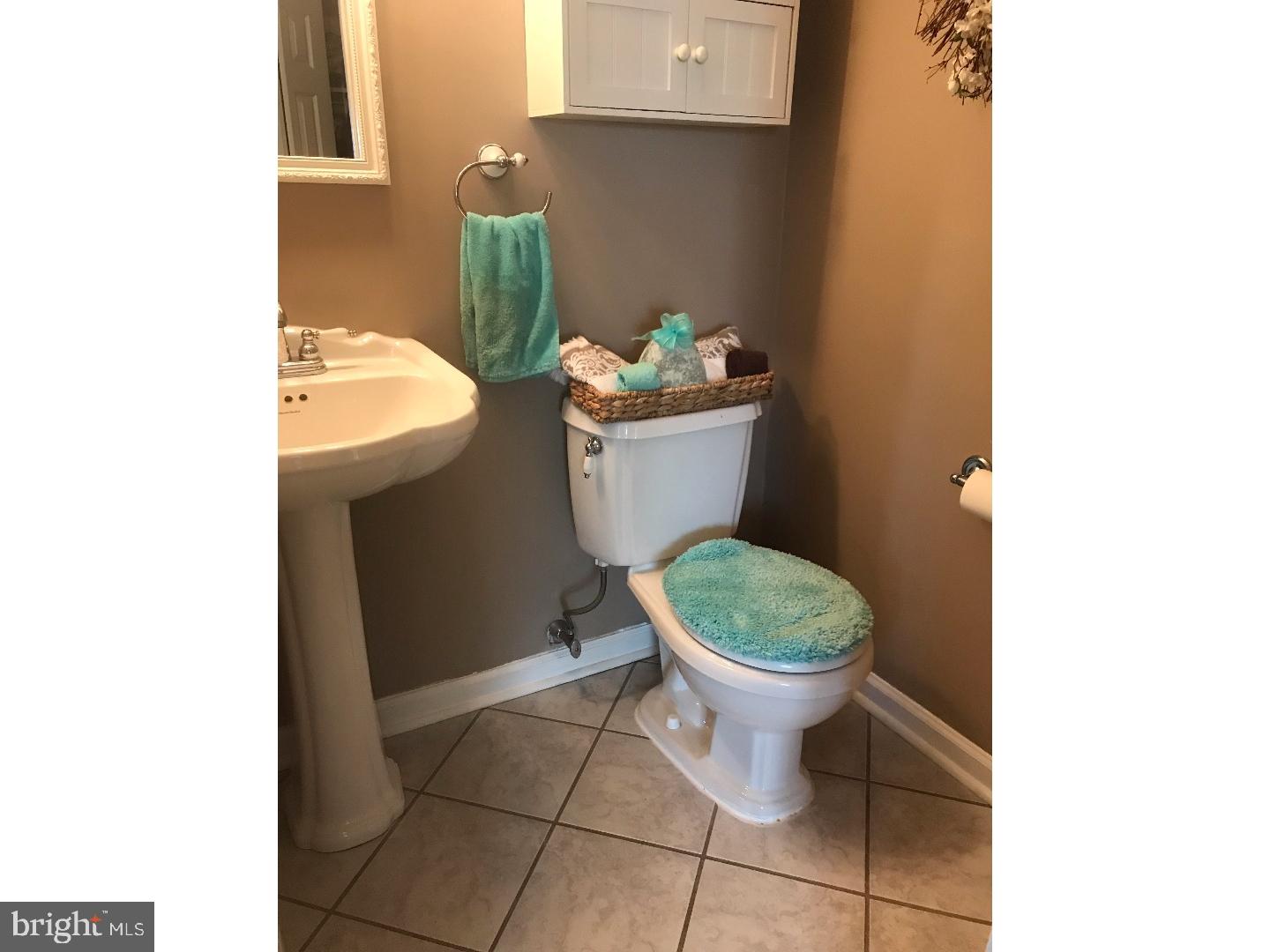 48 Vansant Road Newark, DE 19711 - Photo 5 of 24 Half Bath