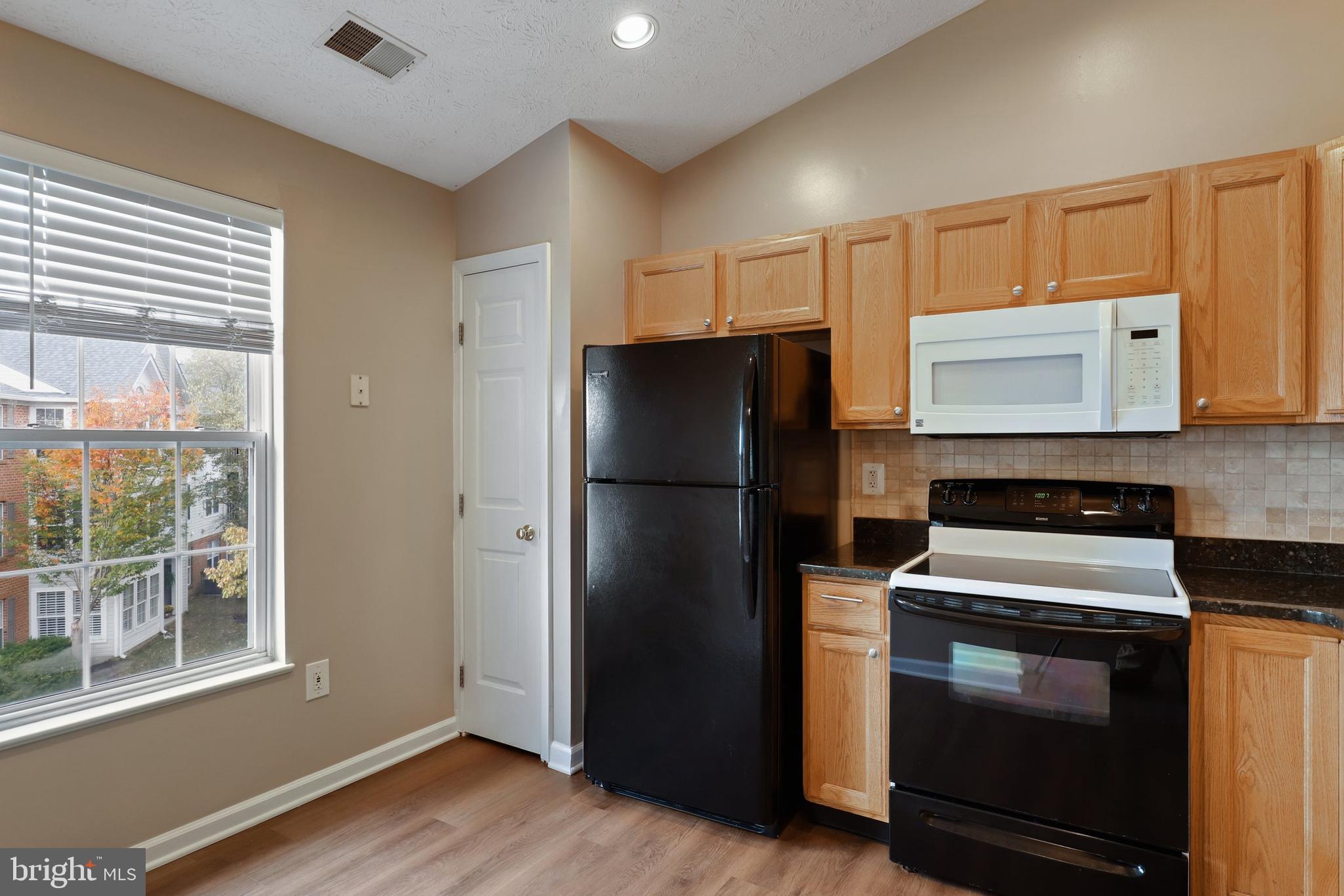 685 Winding Stream Way, Unit 301 Odenton, MD 21113 - Photo 12 of 27 Gallery Image 12