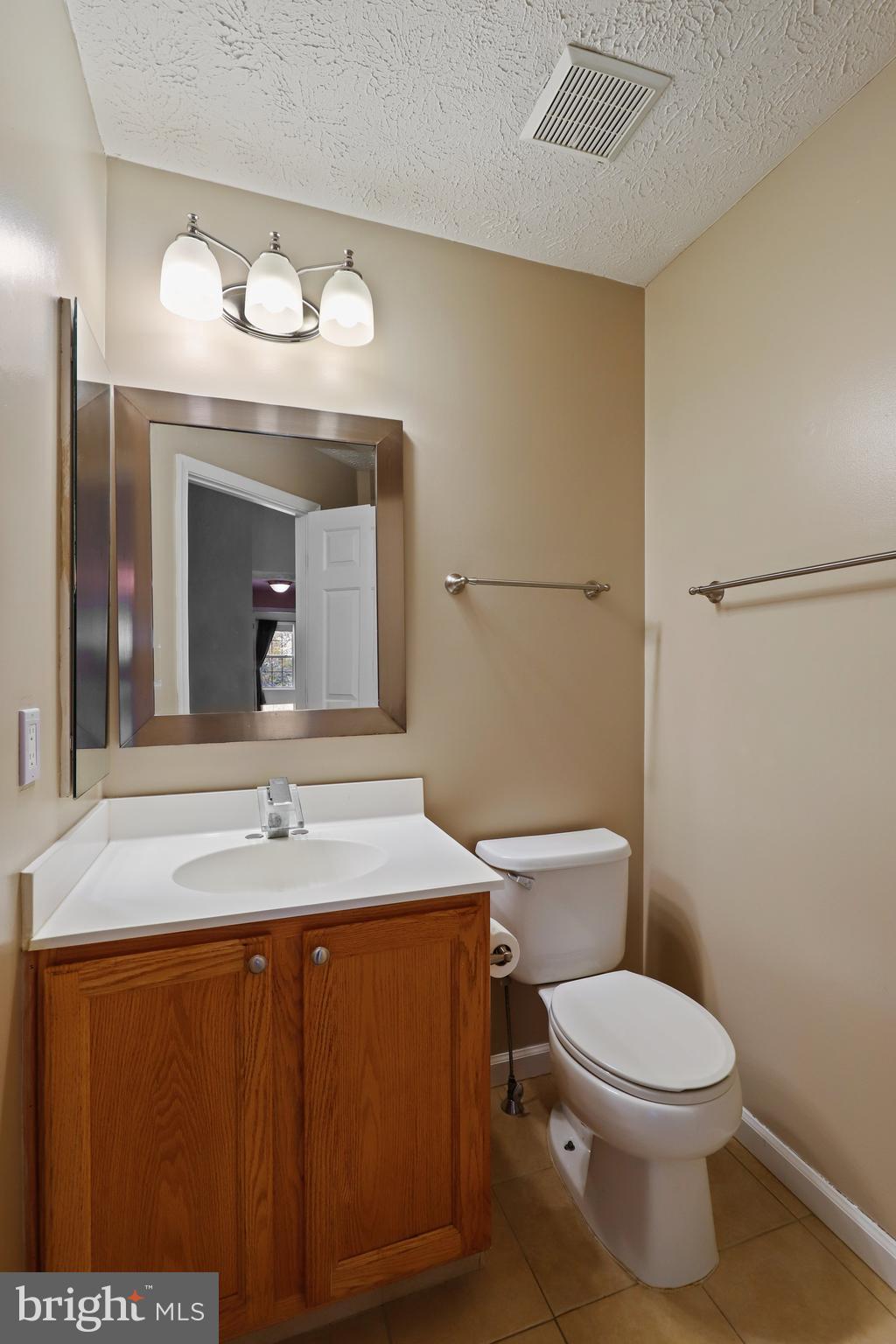 685 Winding Stream Way, Unit 301 Odenton, MD 21113 - Photo 6 of 27 Gallery Image 6