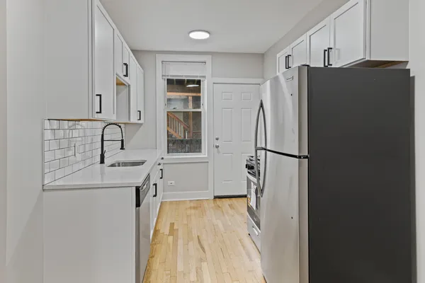 $1,437 | 7373 North Damen Avenue, Unit E1, Chicago, IL 60645