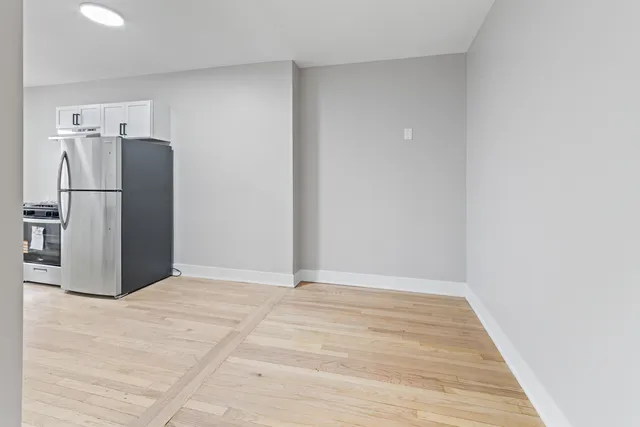 $1,725 | 7373 North Damen Avenue, Unit E1, Chicago, IL 60645