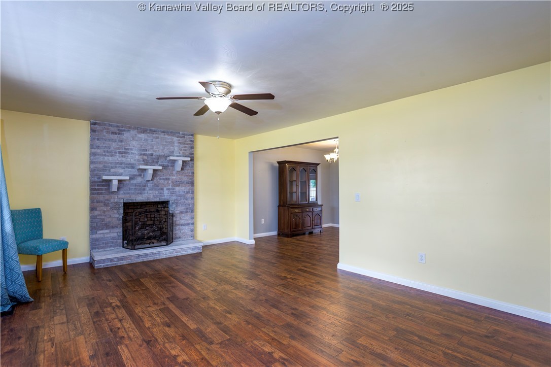 103 Elite Heights Road Hurricane, WV 25526 - Photo 4 of 43 Living Room w/Gas Logs