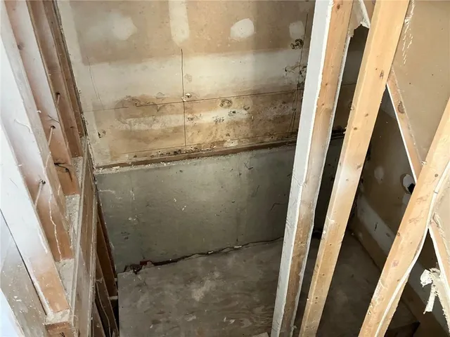 $350,000 | 21526 West 51st Terrace, Shawnee, KS 66226