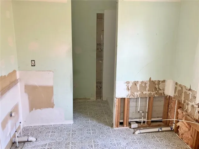 $350,000 | 21526 West 51st Terrace, Shawnee, KS 66226