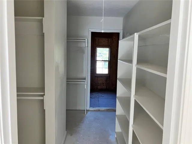 $350,000 | 21526 West 51st Terrace, Shawnee, KS 66226