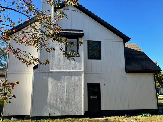 $350,000 | 21526 West 51st Terrace, Shawnee, KS 66226