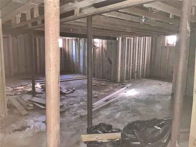 $350,000 | 21526 West 51st Terrace, Shawnee, KS 66226