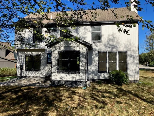 $350,000 | 21526 West 51st Terrace, Shawnee, KS 66226