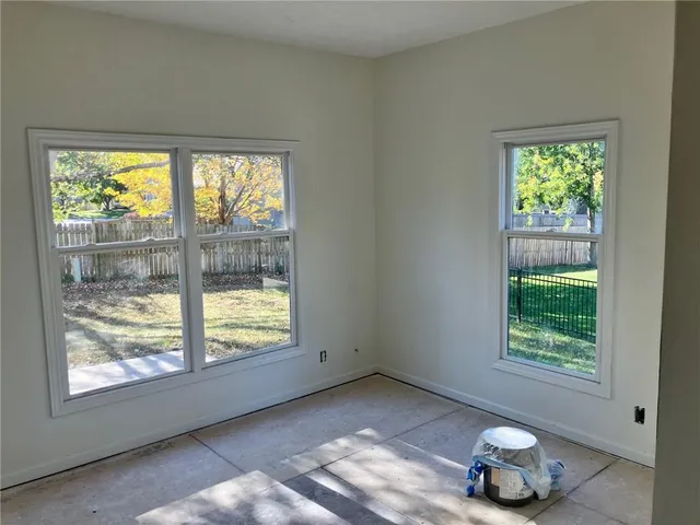 $350,000 | 21526 West 51st Terrace, Shawnee, KS 66226