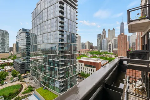 $335,000 | 849 North Franklin Street, Unit 1211, Chicago, IL 60610