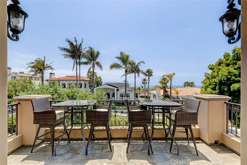 853 6th Street Manhattan Beach, CA 90266 - Photo 18 of 60 a view of a dinning table and chairs in patio