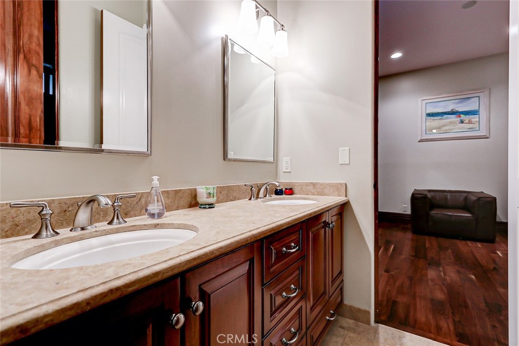 853 6th Street Manhattan Beach, CA 90266 - Photo 45 of 60