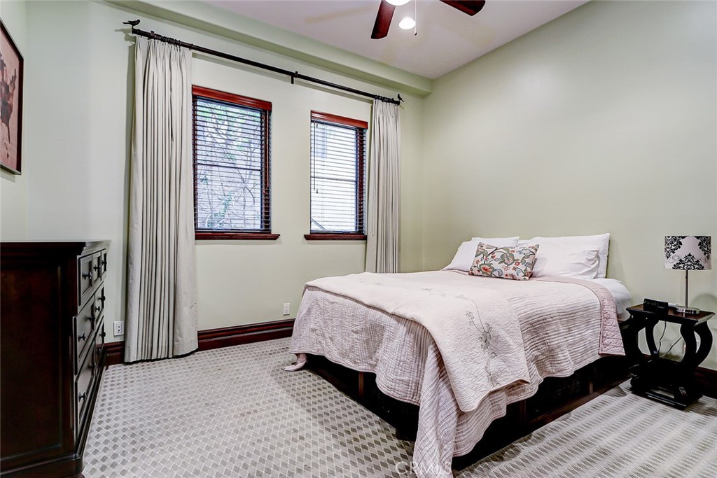 853 6th Street Manhattan Beach, CA 90266 - Photo 46 of 60