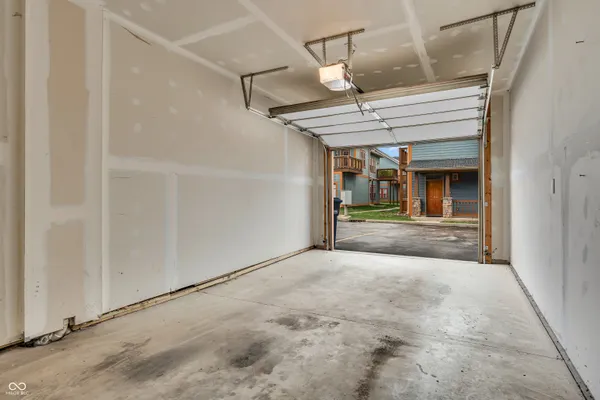 $205,000 | 1635 North College Avenue, Unit 4, Indianapolis, IN 46202