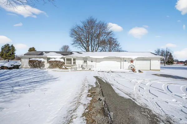 $425,500 | 29705 New Road, North Liberty, IN 46554
