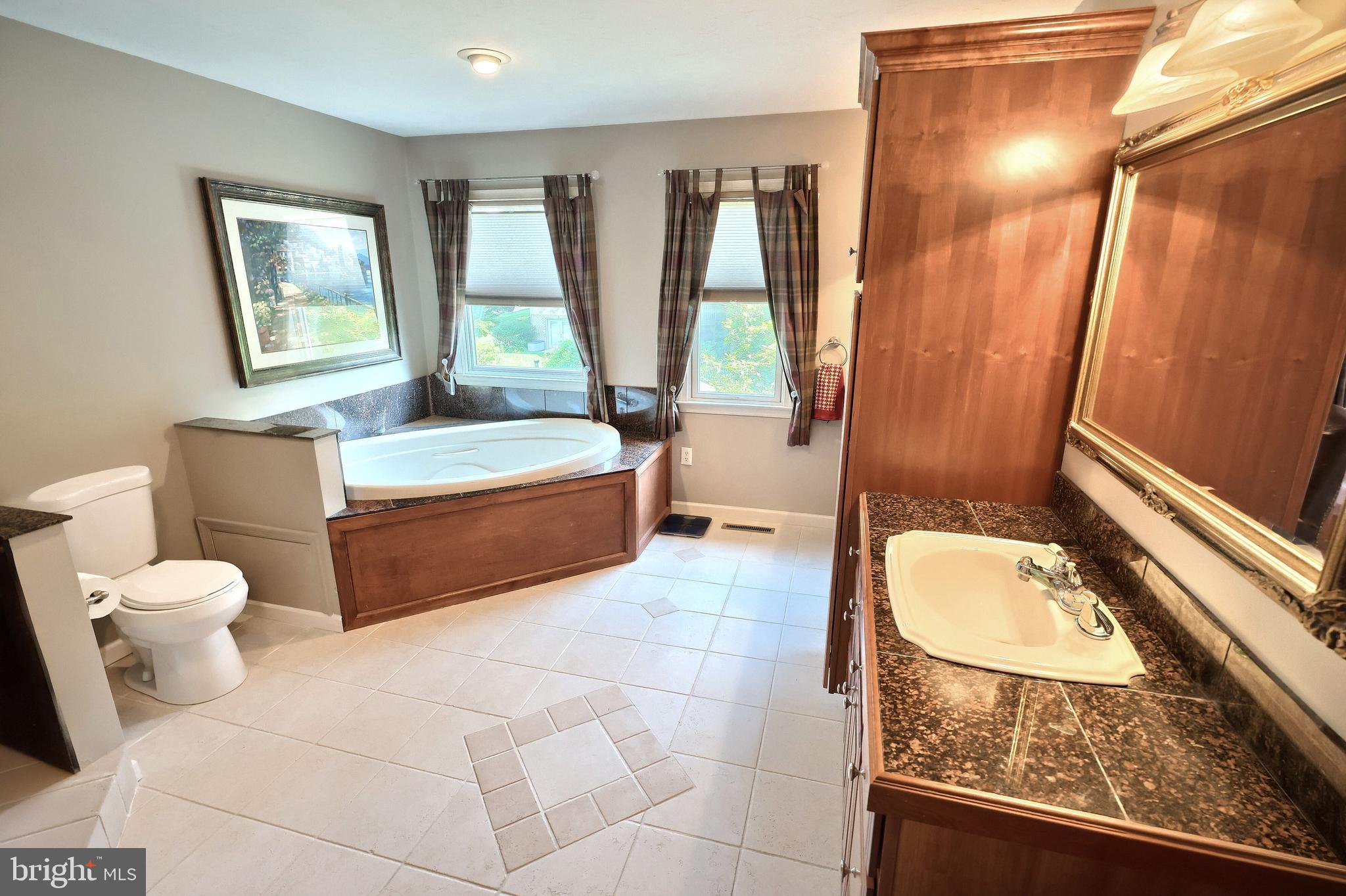 2415 Emiray Court York, PA 17403 - Photo 20 of 48