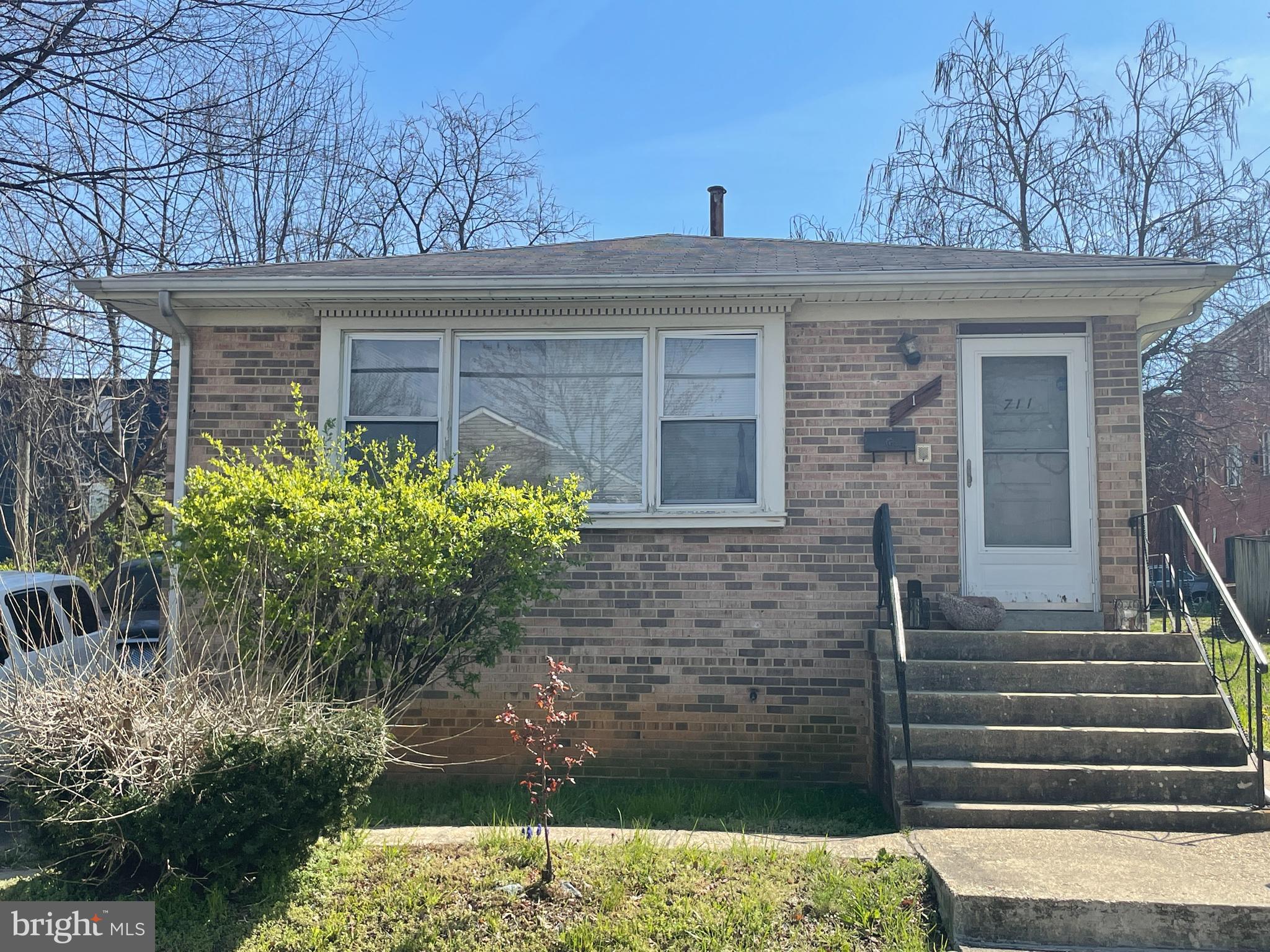 711 55th Street Northeast Washington, DC 20019 - Photo 1 of 4
