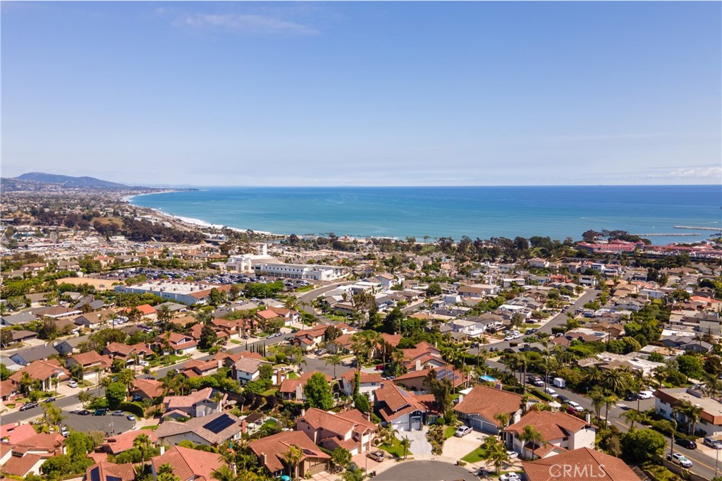 33662 Holtz Hill Drive Dana Point, CA 92629 - Photo 66 of 75 an aerial view of multiple house