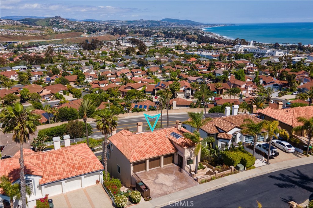 33662 Holtz Hill Drive Dana Point, CA 92629 - Photo 75 of 75 an aerial view of residential houses and outdoor space