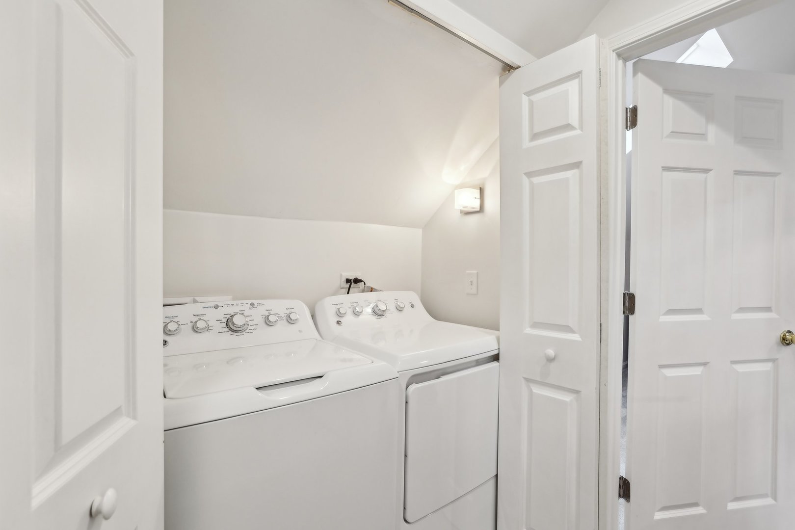 40783 Gridley Drive Antioch, IL 60002 - Photo 23 of 44 a utility room with dryer and washer