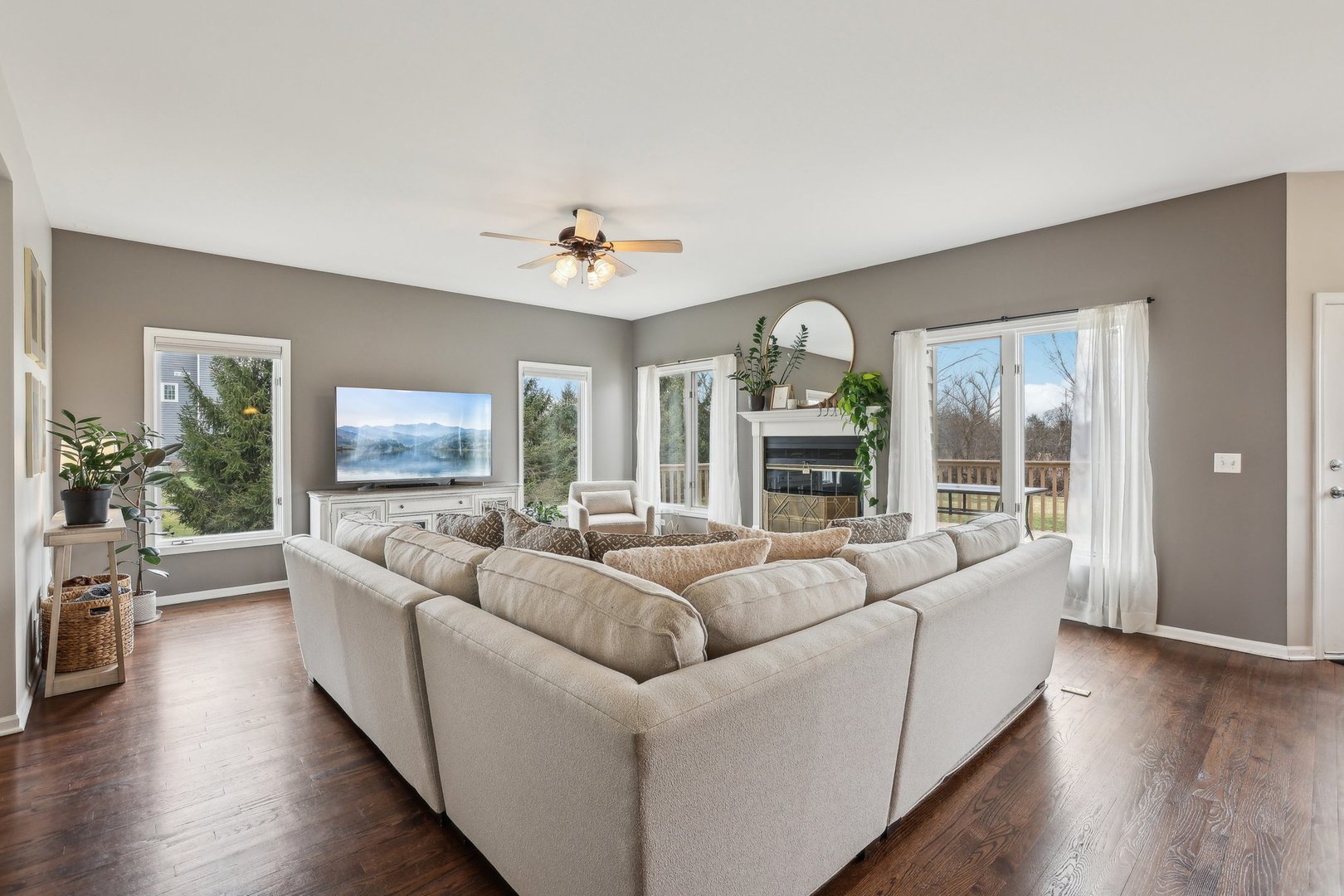 40783 Gridley Drive Antioch, IL 60002 - Photo 3 of 44 a living room with furniture and a large window