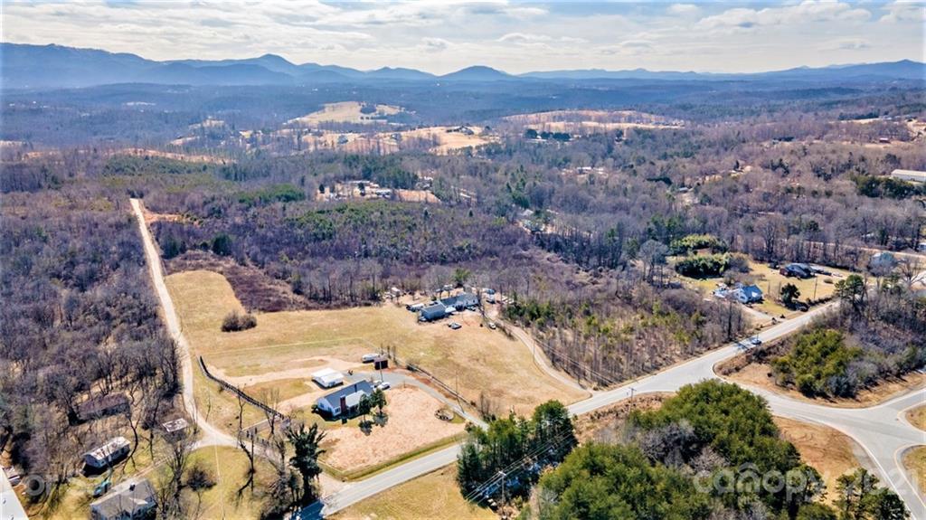 1979 Jamestown Road Morganton, NC 28655 - Photo 11 of 13 Gallery Image 11
