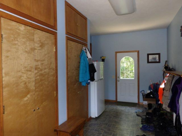 180 East Brogan Road Hastings, MI 49058 - Photo 4 of 40 180 E Brogan Breezeway 2