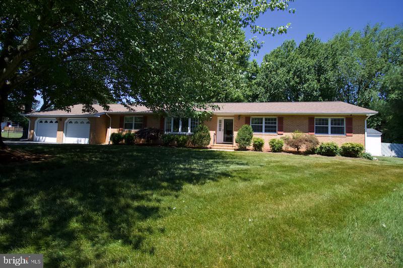 18 North Springview Drive Dover, DE 19901 - Photo 2 of 53