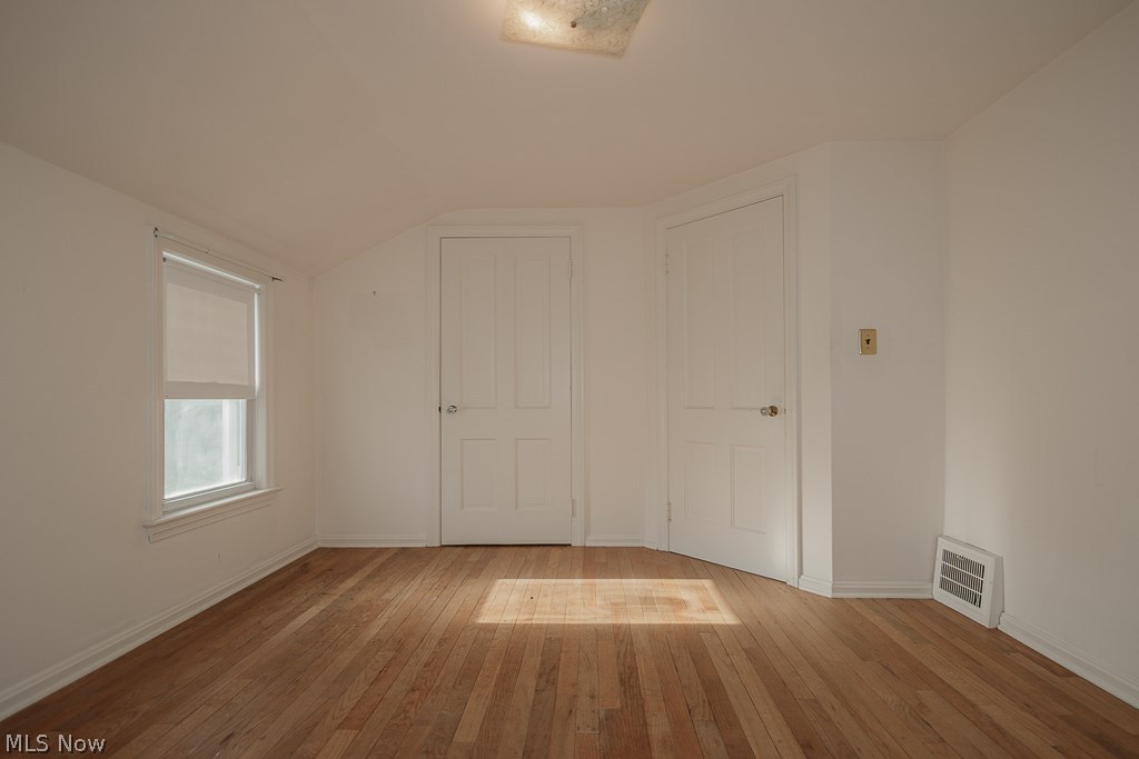 4502 Laurel Road Cleveland, OH 44121 - Photo 11 of 31